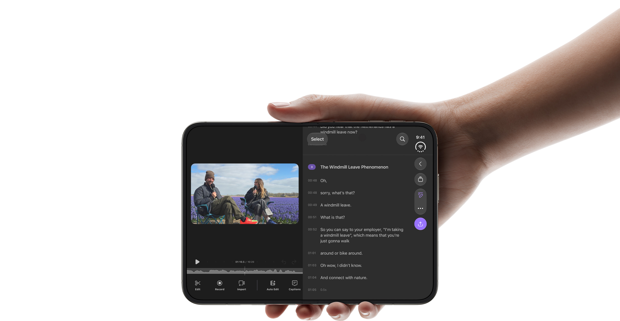 Fekvő tájolású iPhone Duo kinyitva, egy részletkép a belső kijelzőn megjelenő AI-alapú szerkesztőalkalmazást mutatja.